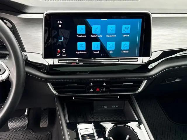 2025 Volkswagen Atlas Cross Sport 2.0T SE w/Technology