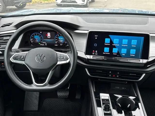 2025 Volkswagen Atlas Cross Sport 2.0T SE w/Technology