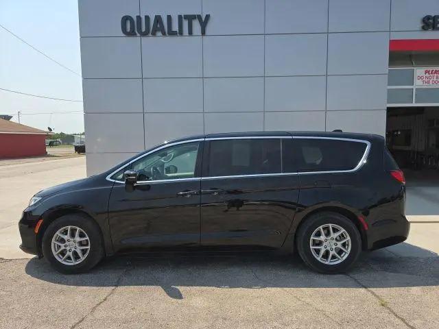 2024 Chrysler Pacifica Touring L for sale in Independence, KS