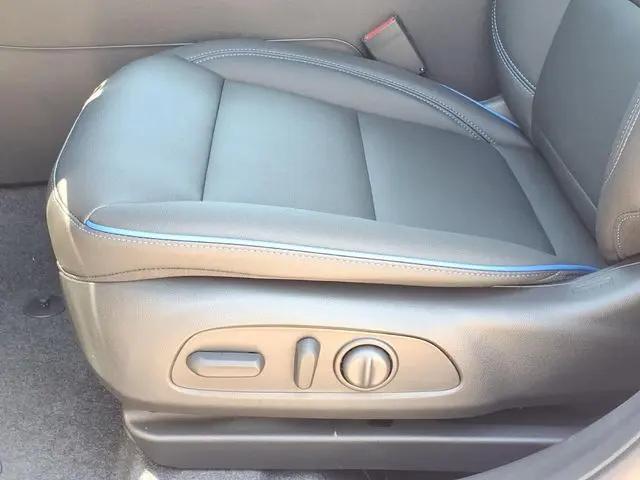 2026 Buick NV Sport Touring FWD