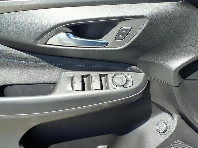 2026 Buick NV Sport Touring FWD