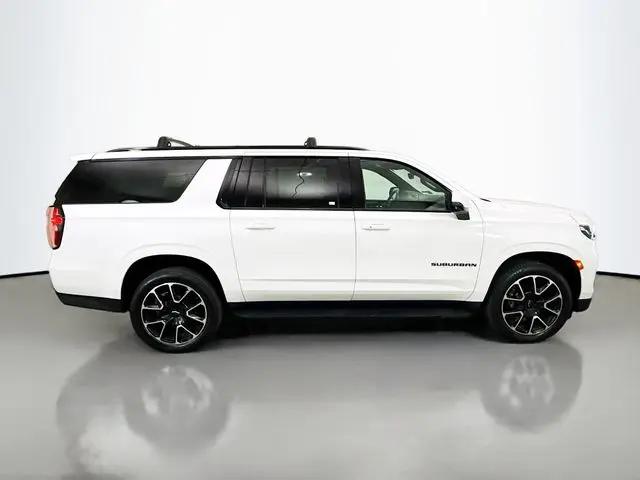2022 Chevrolet Suburban 4WD RST