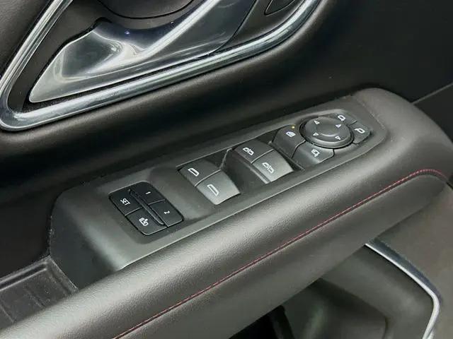 2022 Chevrolet Suburban 4WD RST