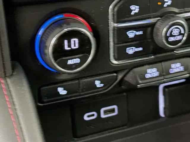 2022 Chevrolet Suburban 4WD RST