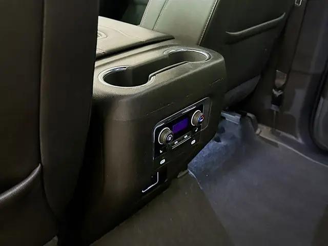 2022 Chevrolet Suburban 4WD RST