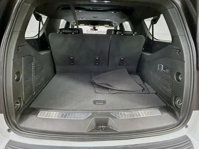2022 Chevrolet Suburban 4WD RST