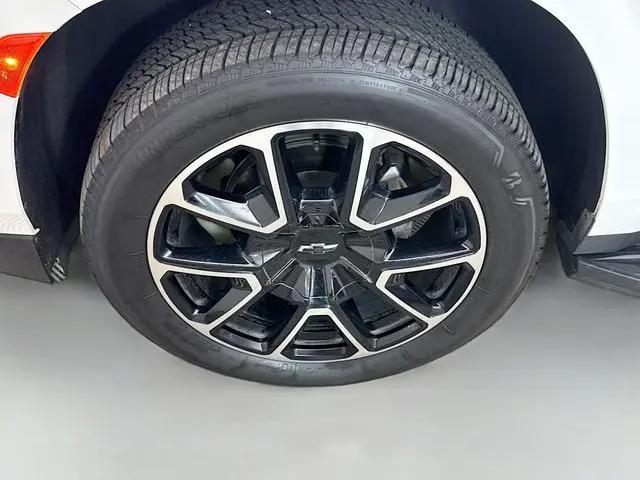 2022 Chevrolet Suburban 4WD RST