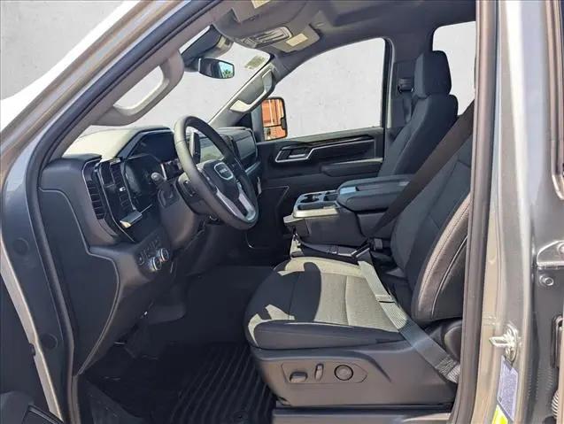 2026 GMC Sierra 2500HD Double Cab, Standard Bed, SLE, RWD