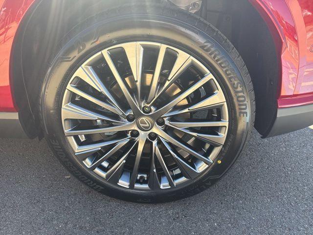 2026 Lexus RX 450h+ Luxury