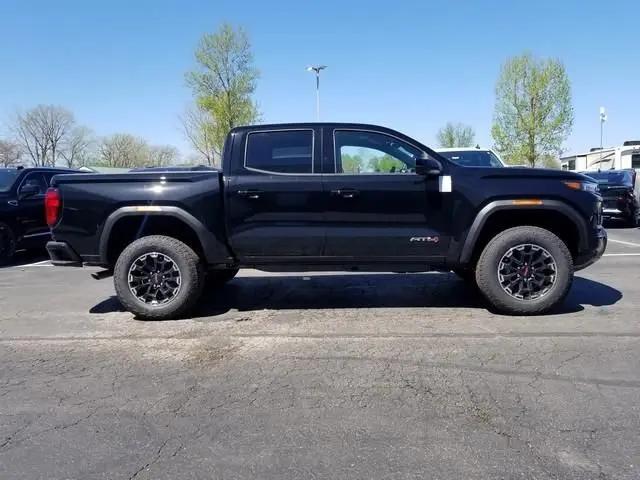 2026 GMC Canyon AT4, 4WD