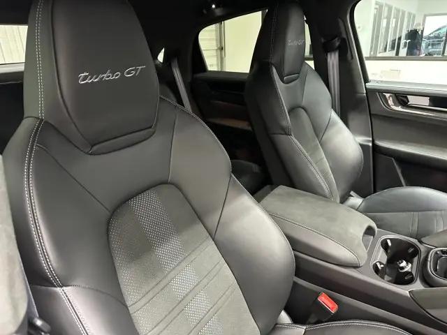 2024 Porsche Cayenne Turbo GT