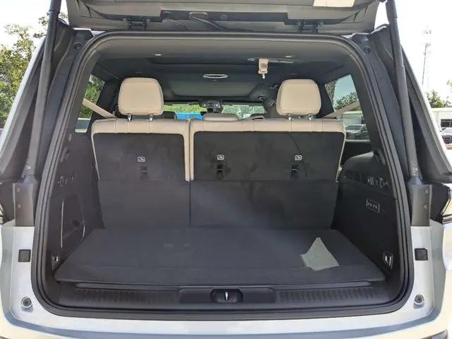 2026 Jeep Grand Wagoneer 4x4