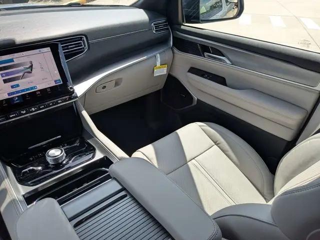 2026 Jeep Grand Wagoneer 4x4