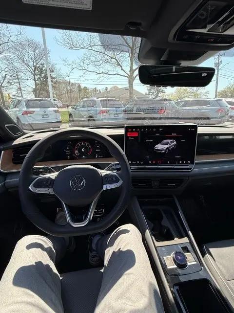 2026 Volkswagen Tiguan SEL R-Line Turbo