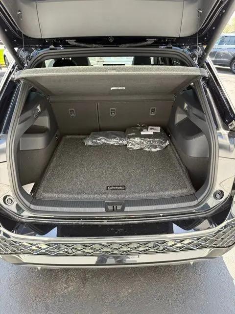2026 Volkswagen Tiguan SEL R-Line Turbo