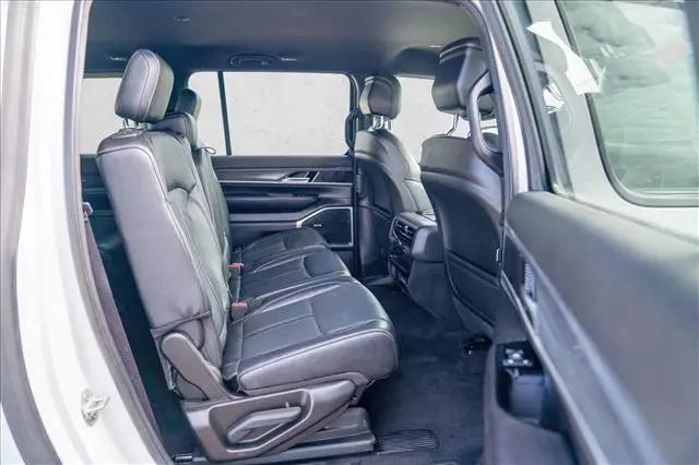 2023 Jeep Wagoneer Series III 4x4