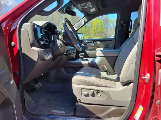 2022 GMC Sierra 1500 4WD Crew Cab Short Box SLT