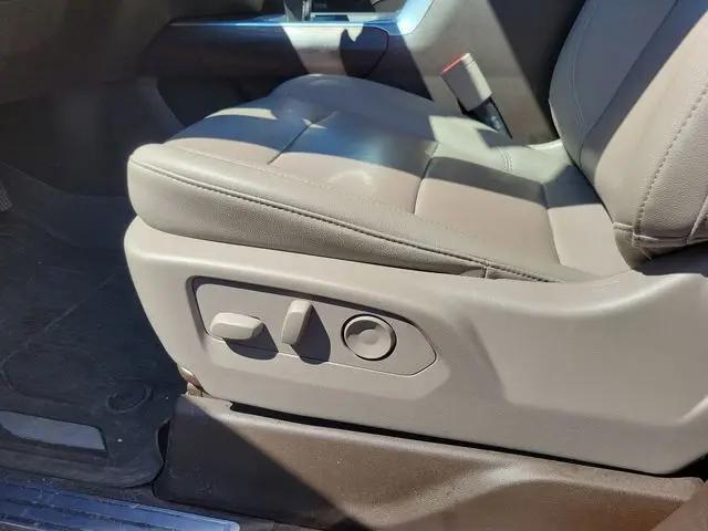 2022 GMC Sierra 1500 4WD Crew Cab Short Box SLT