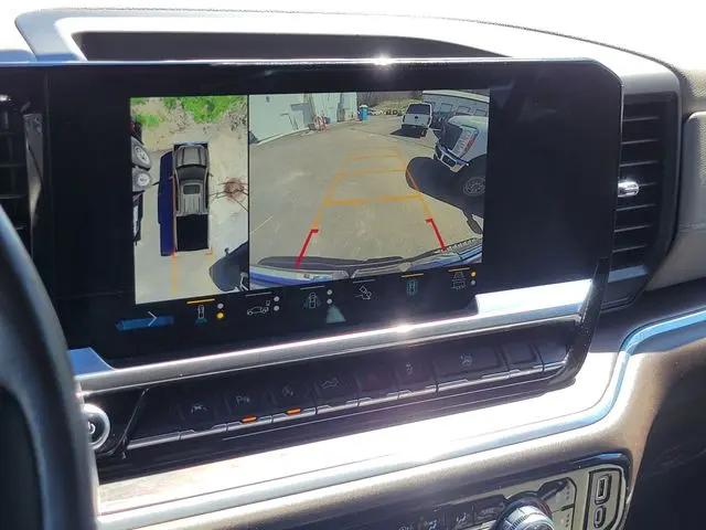 2022 GMC Sierra 1500 4WD Crew Cab Short Box SLT