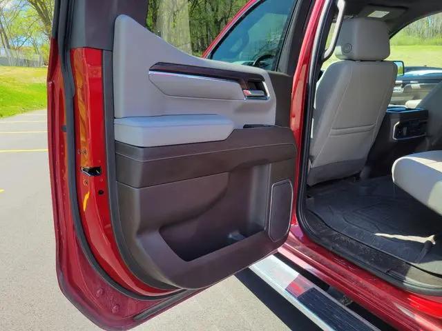 2022 GMC Sierra 1500 4WD Crew Cab Short Box SLT