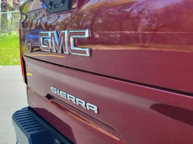 2022 GMC Sierra 1500 4WD Crew Cab Short Box SLT