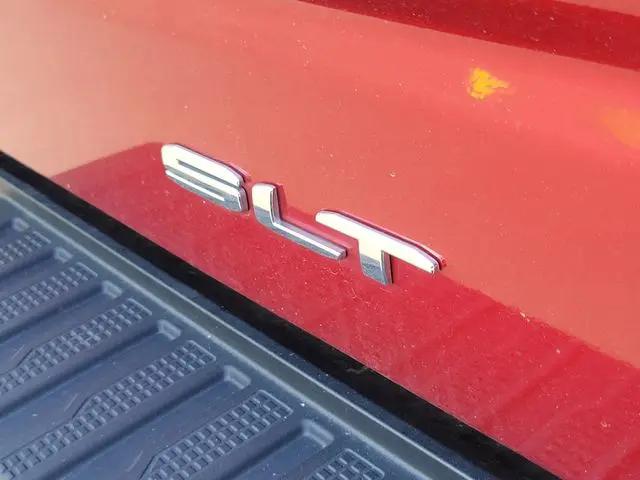2022 GMC Sierra 1500 4WD Crew Cab Short Box SLT