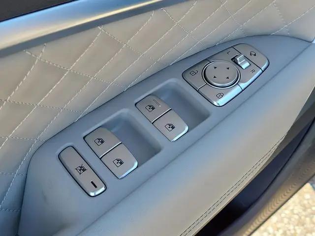 2023 Genesis G70 3.3T RWD