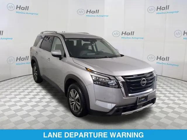 2025 Nissan Pathfinder SL FWD