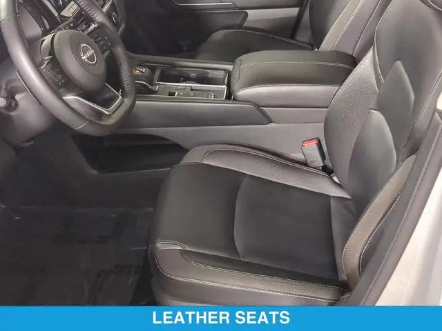 2025 Nissan Pathfinder SL FWD
