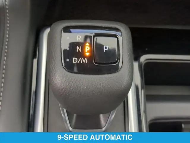2025 Nissan Pathfinder SL FWD
