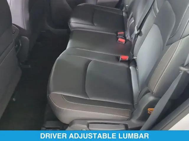 2025 Nissan Pathfinder SL FWD