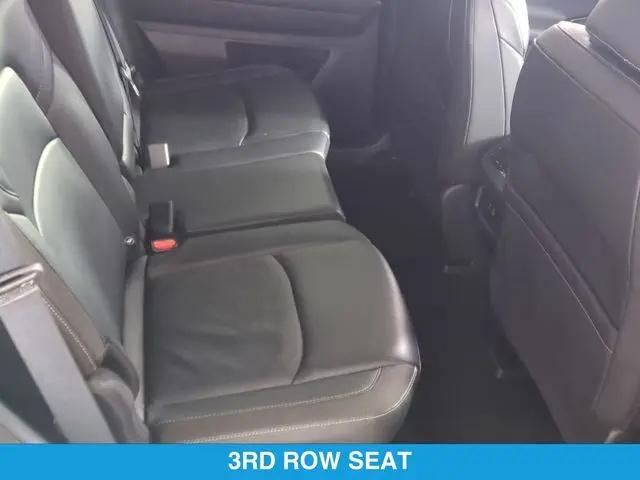 2025 Nissan Pathfinder SL FWD