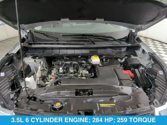 2025 Nissan Pathfinder SL FWD