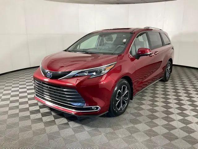2025 Toyota Sienna Platinum for sale in Fort Wayne, IN