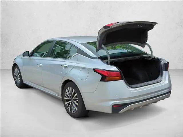 2023 Nissan Altima SV FWD