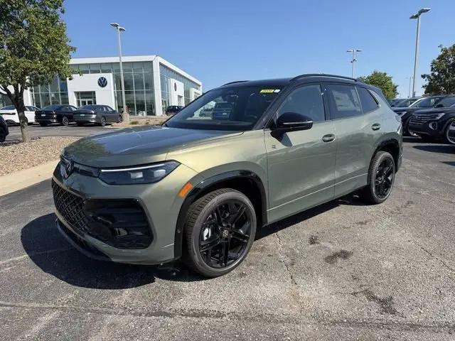 2026 Volkswagen Tiguan SE R-Line Black for sale in Lee's Summit, MO