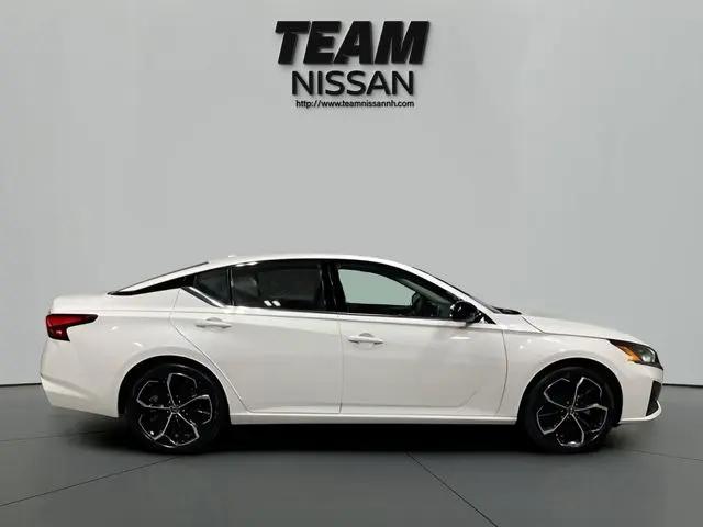 2025 Nissan Altima SR FWD