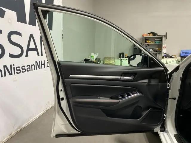 2025 Nissan Altima SR FWD