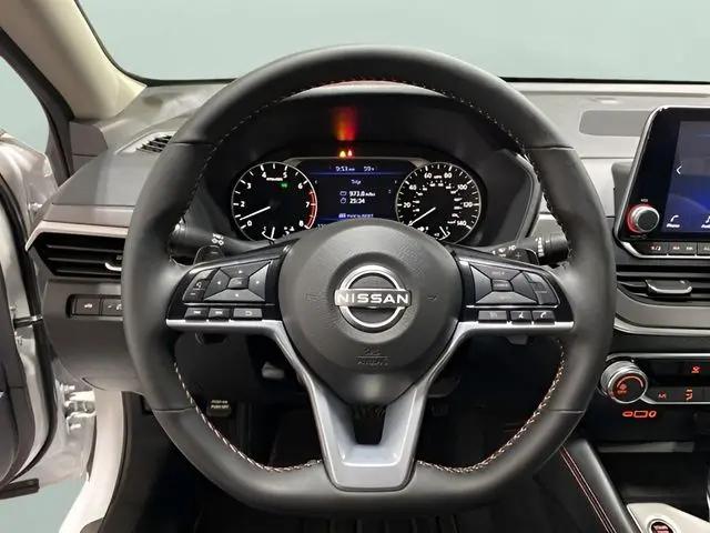 2025 Nissan Altima SR FWD