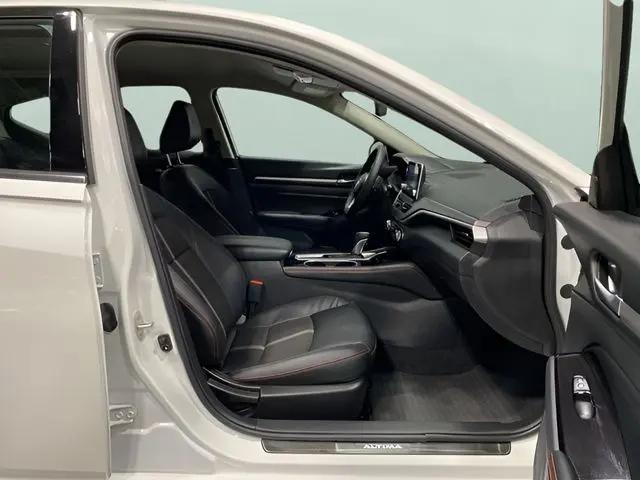 2025 Nissan Altima SR FWD