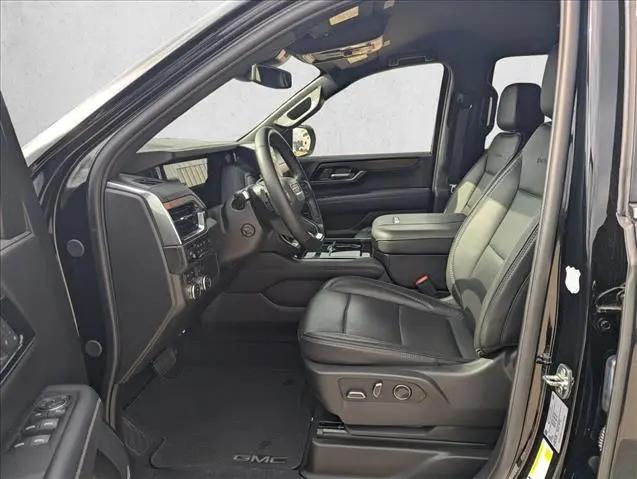 2025 GMC Yukon 4WD Denali