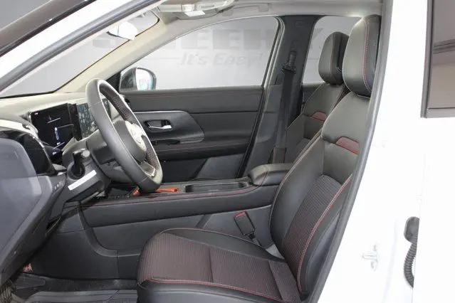 2025 Nissan Kicks SR Intelligent AWD