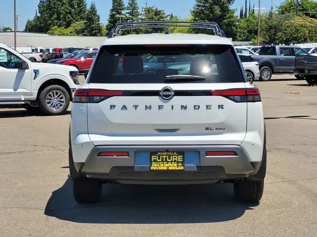 2026 Nissan Pathfinder SL