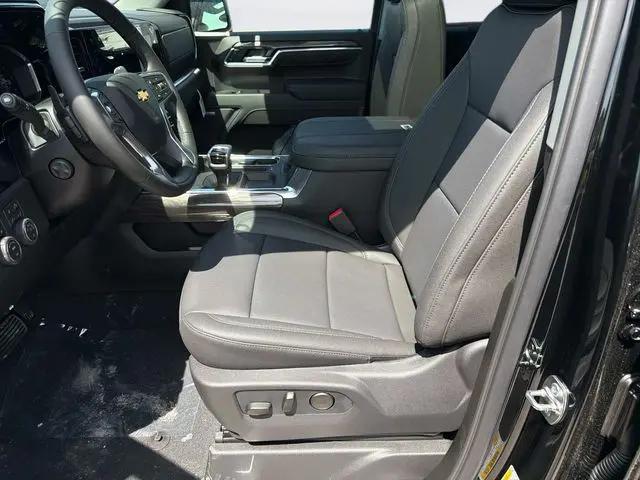 2026 Chevrolet Silverado 1500 4WD Crew Cab Short Bed LTZ