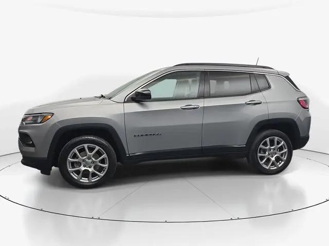 2022 Jeep Compass Latitude Lux 4x4