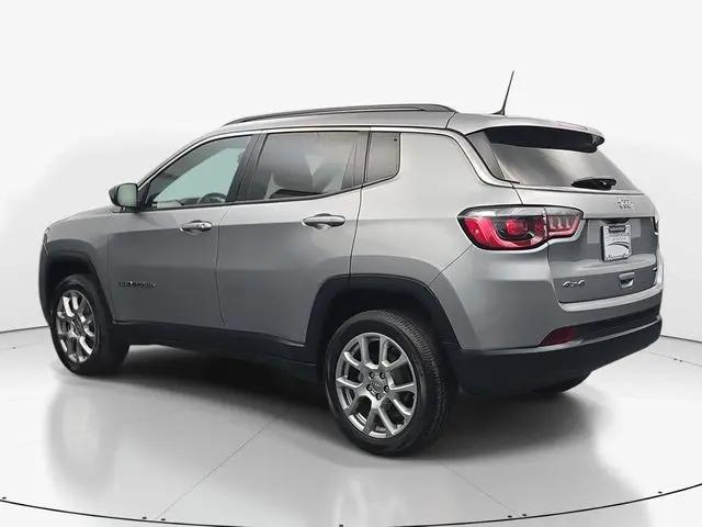 2022 Jeep Compass Latitude Lux 4x4
