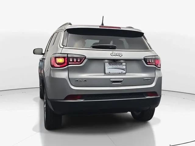 2022 Jeep Compass Latitude Lux 4x4