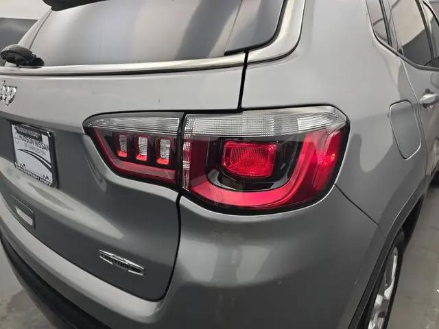 2022 Jeep Compass Latitude Lux 4x4