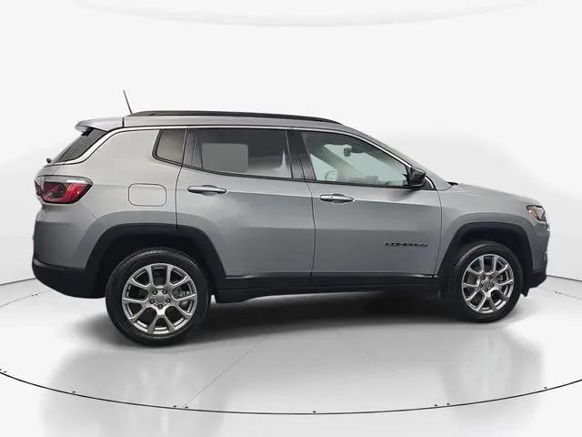 2022 Jeep Compass Latitude Lux 4x4