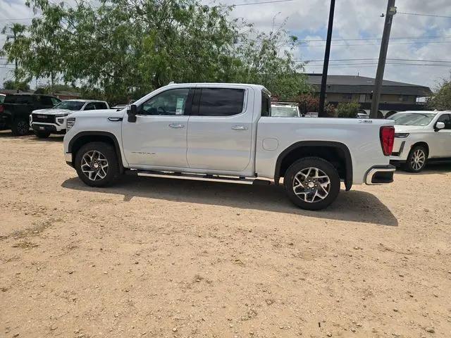 2026 GMC Sierra 1500 Crew Cab, Short Bed, SLT, 4WD